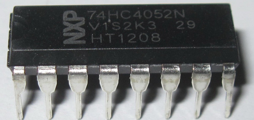 IC 744052 (4-Channel Multiplexer)